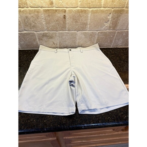 Callaway Pro-Spin 3.0 Plaza Taupe Men’s Shorts Size 38 Like New - Picture 3 of 6
